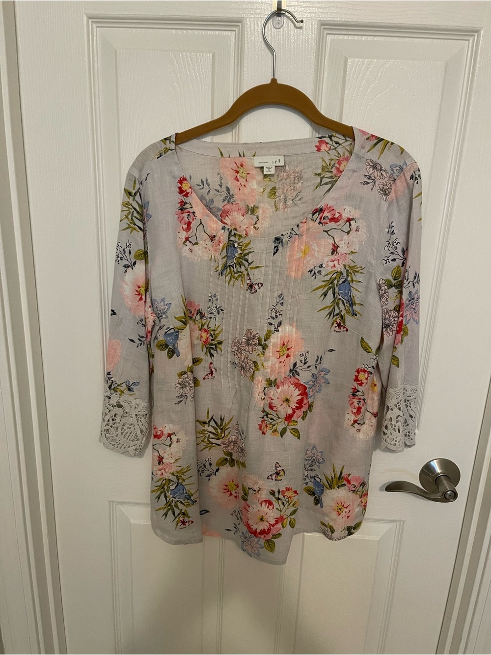 J. Jill Light Gray Floral Tunic with Pink Blooms MP New without Tags